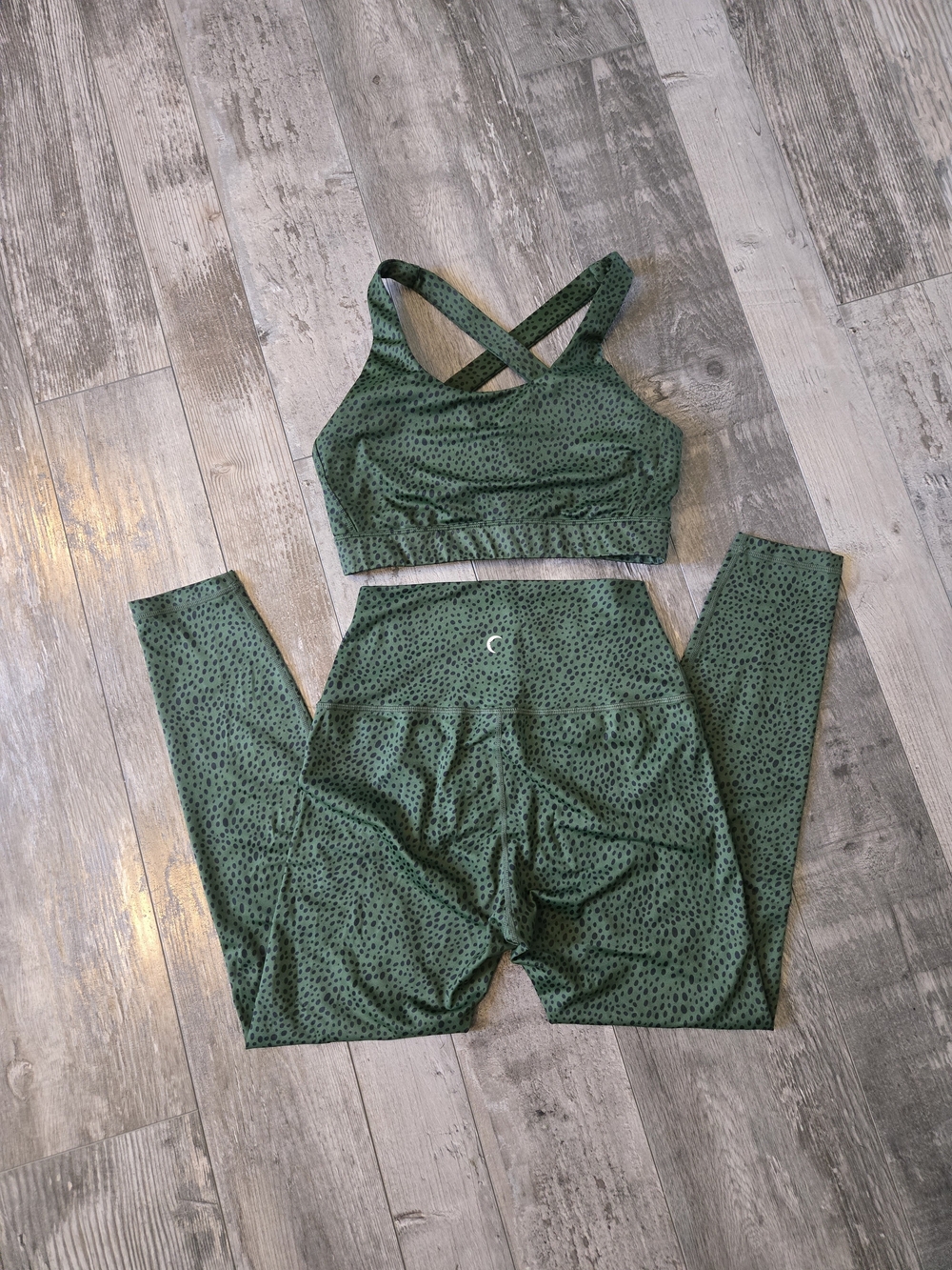 ZYIA Active Green Printed Cross-Back Sports Bra & High-Waist Leggings Set